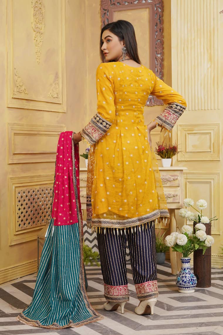 Mehndi Outfits Formal Dress